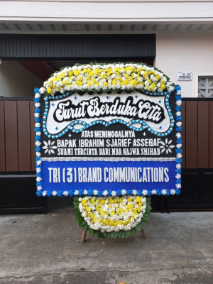 Papan Bunga Duka di Lateri